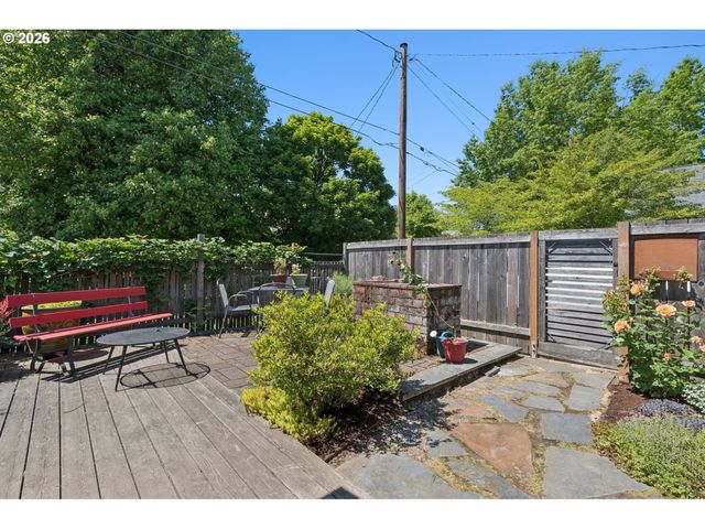 4505 Se CLINTON St, Portland, OR 97206