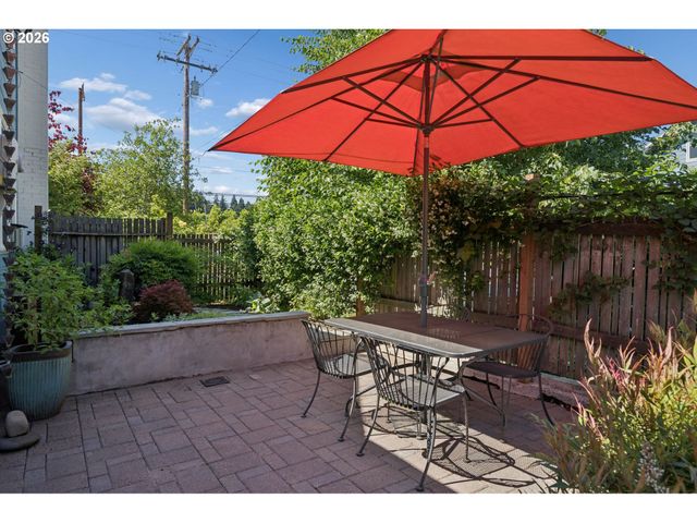 4505 Se CLINTON St, Portland, OR 97206