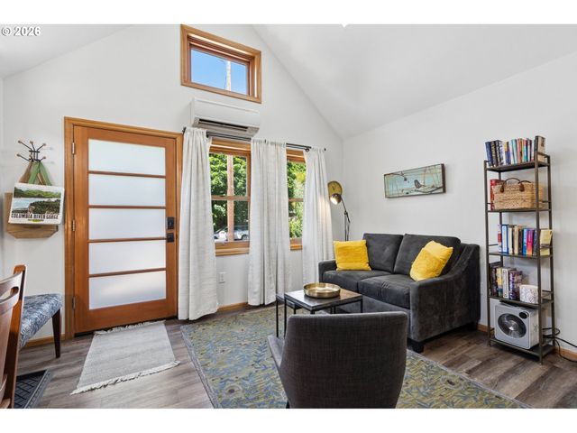 4505 Se CLINTON St, Portland, OR 97206
