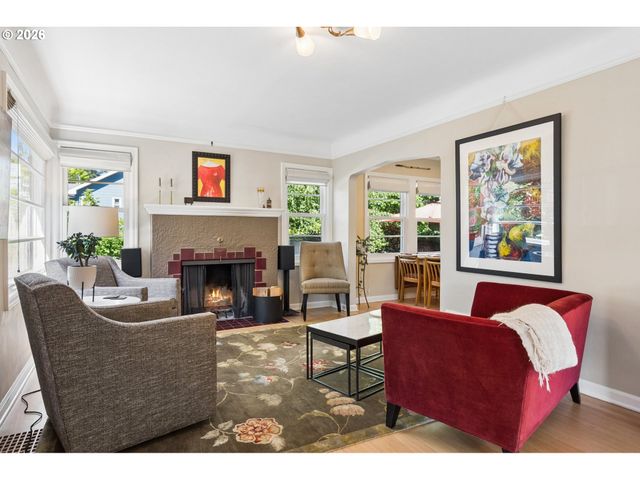 4505 Se CLINTON St, Portland, OR 97206