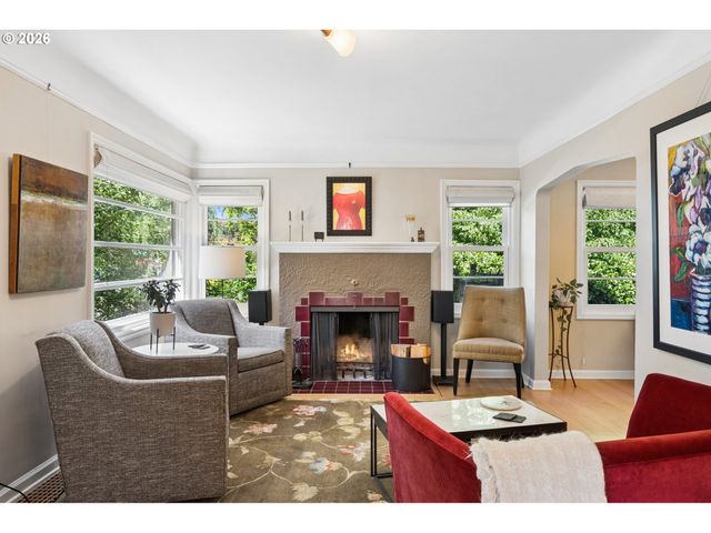 4505 Se CLINTON St, Portland, OR 97206