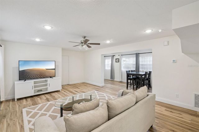 1500 PINECREST PLACE, Orlando, FL 32803