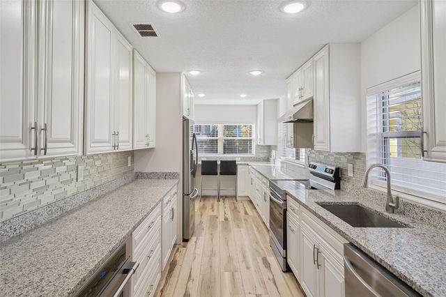 1500 PINECREST PLACE, Orlando, FL 32803