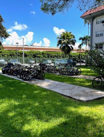 8107 SW 72nd Ave 423E, Miami, FL 33143