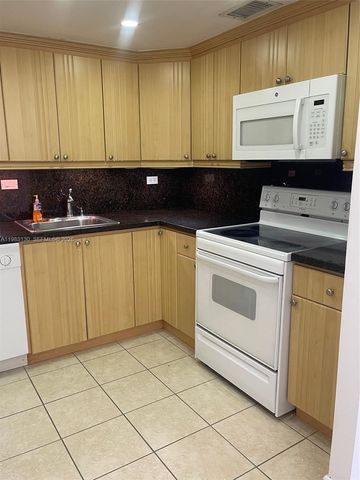 8107 SW 72nd Ave 423E, Miami, FL 33143