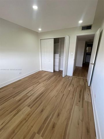 8107 SW 72nd Ave 423E, Miami, FL 33143