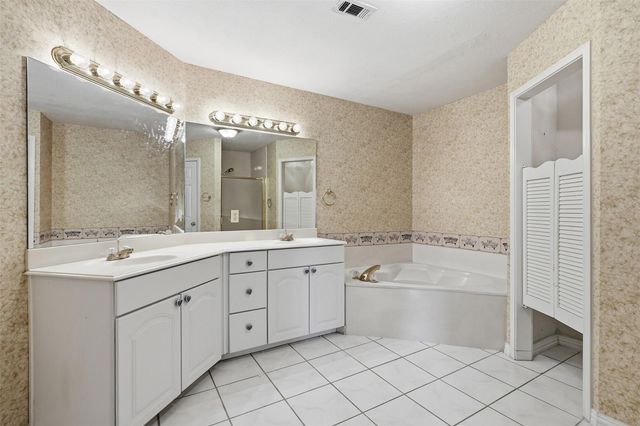 10707 Crestfield Court, Houston, TX 77070