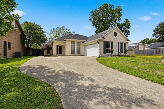 10707 Crestfield Court, Houston, TX 77070
