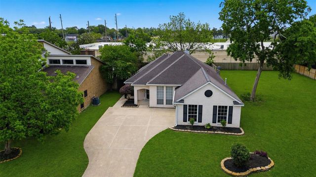 10707 Crestfield Court, Houston, TX 77070