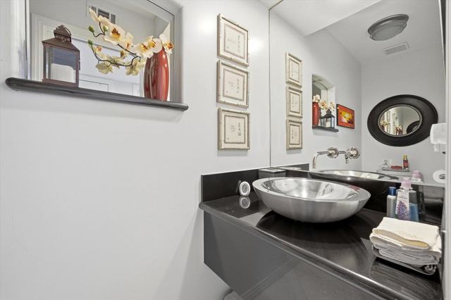 24 El Toro Drive, Rancho Mirage, CA 92270