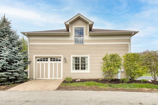 119 Roslyn Road, Barrington, IL 60010