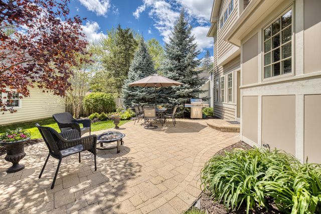 119 Roslyn Road, Barrington, IL 60010