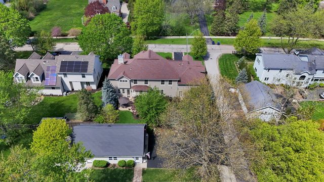 119 Roslyn Road, Barrington, IL 60010