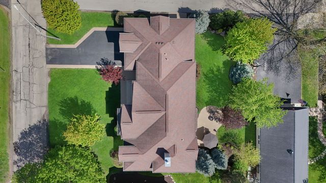 119 Roslyn Road, Barrington, IL 60010