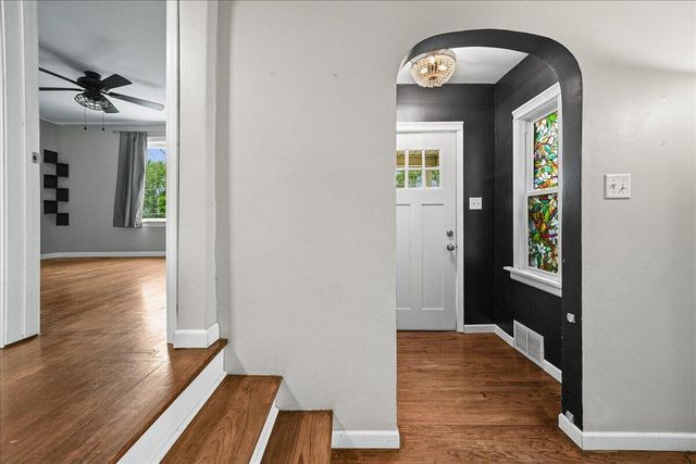 214 W Joliet Road, Valparaiso, IN 46385