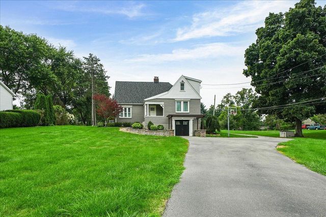 214 W Joliet Road, Valparaiso, IN 46385