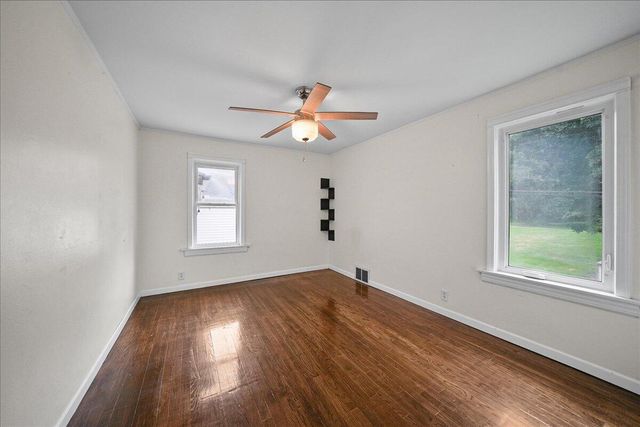 214 W Joliet Road, Valparaiso, IN 46385