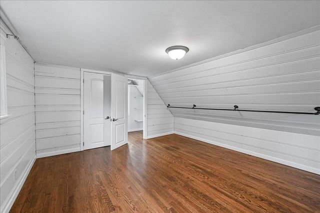 214 W Joliet Road, Valparaiso, IN 46385