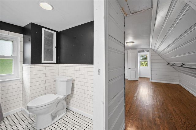 214 W Joliet Road, Valparaiso, IN 46385