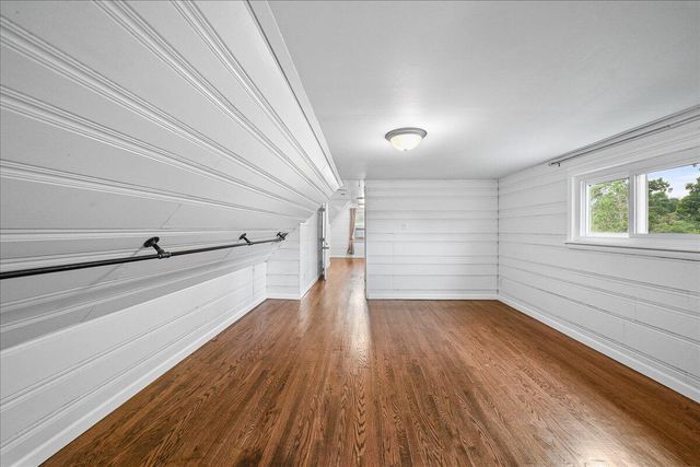 214 W Joliet Road, Valparaiso, IN 46385