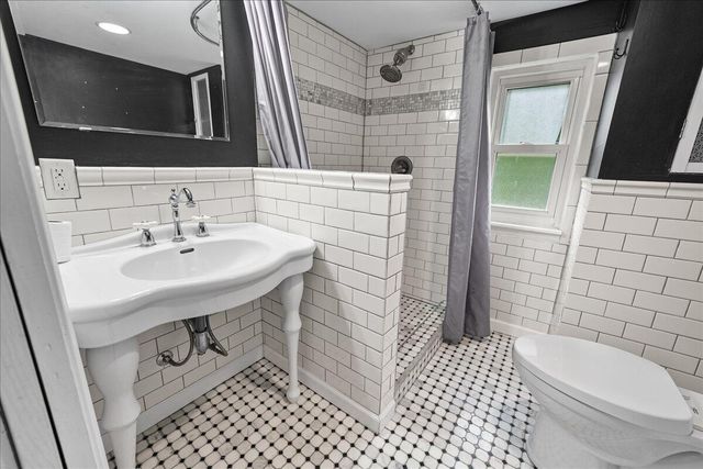 214 W Joliet Road, Valparaiso, IN 46385