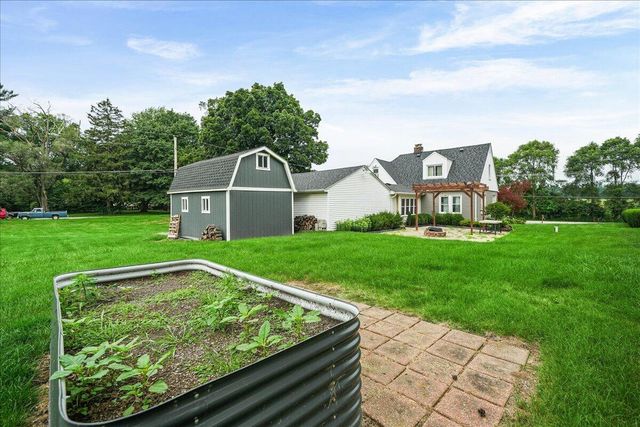 214 W Joliet Road, Valparaiso, IN 46385