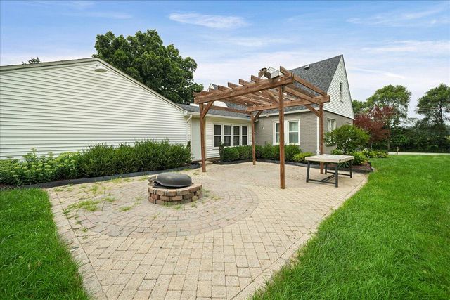 214 W Joliet Road, Valparaiso, IN 46385