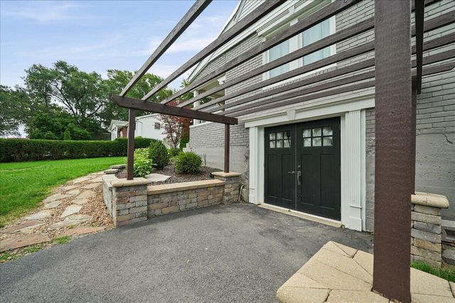 214 W Joliet Road, Valparaiso, IN 46385