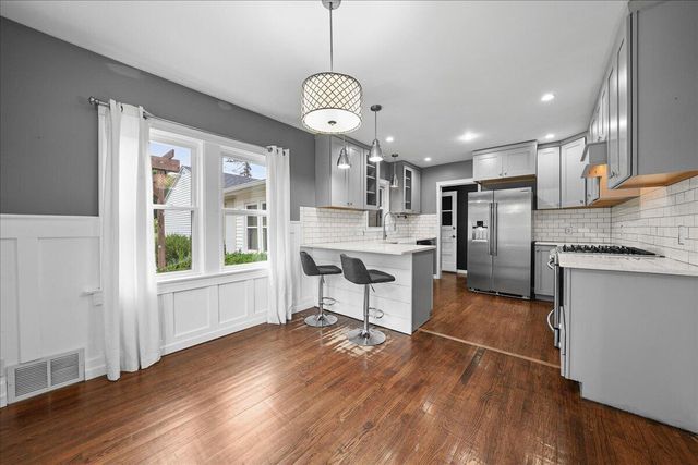 214 W Joliet Road, Valparaiso, IN 46385