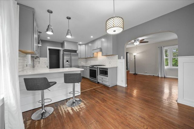 214 W Joliet Road, Valparaiso, IN 46385