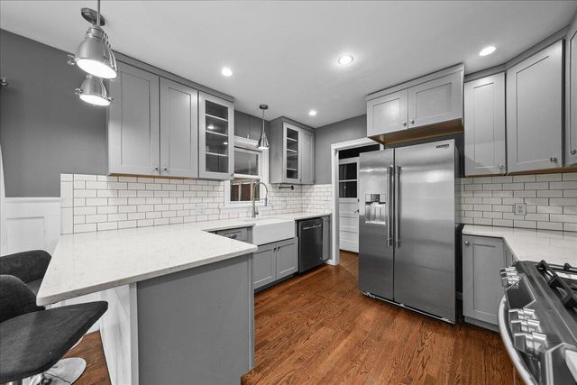 214 W Joliet Road, Valparaiso, IN 46385