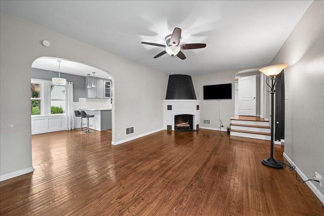 214 W Joliet Road, Valparaiso, IN 46385