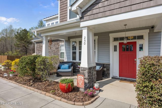 250 Farmhouse Lane, Carthage, NC 28327