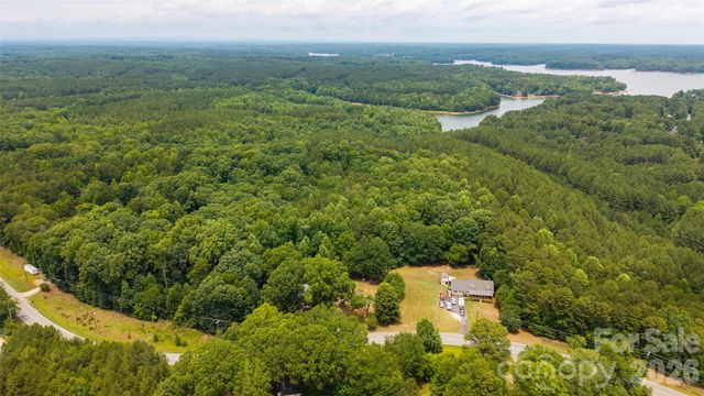 8628 Island Point Road, Sherrills Ford, NC 28673