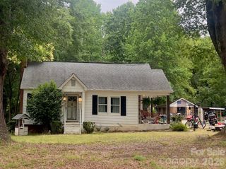 8628 Island Point Road, Sherrills Ford, NC 28673