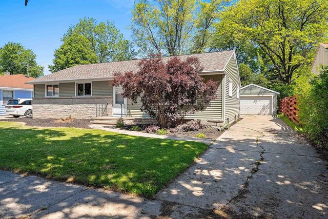 1006 E LINDBERGH STREET, Appleton, WI 54911