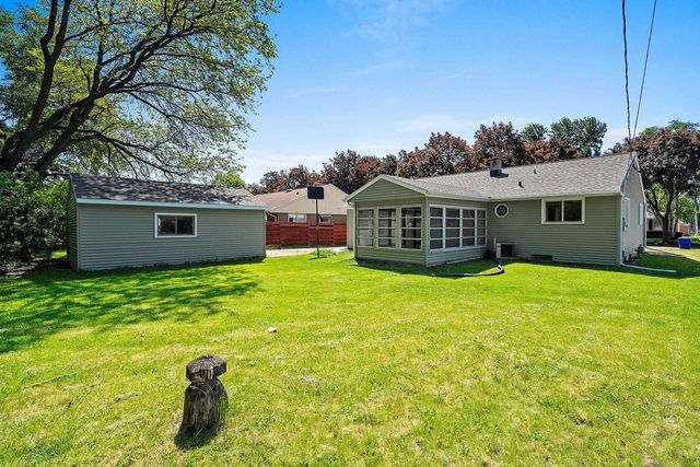 1006 E LINDBERGH STREET, Appleton, WI 54911