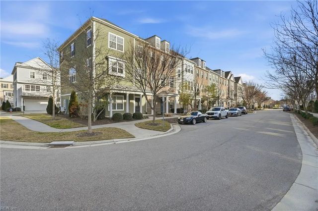 1768 Perla DR, Virginia Beach, VA 23456