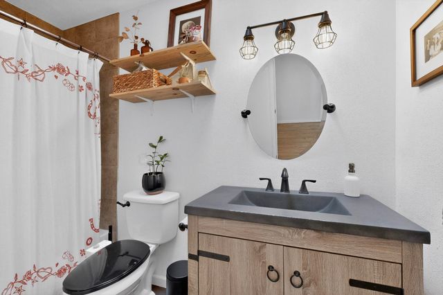 1913 Saturn Court NE, Albuquerque, NM 87112