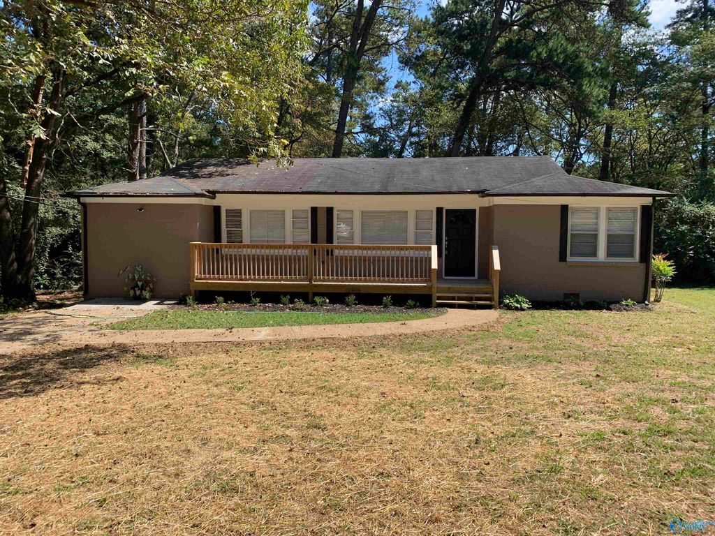 211 Harwood Drive, Gadsden, AL 35901