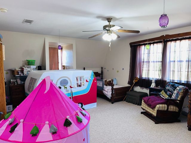 706 County Road 4599, Boyd, TX 76023