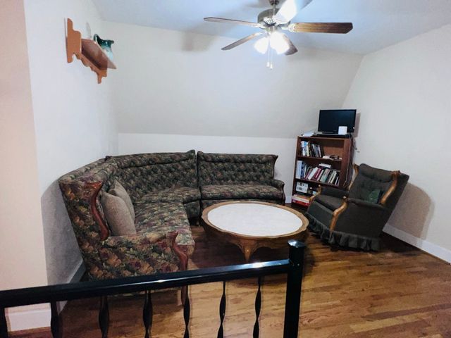 706 County Road 4599, Boyd, TX 76023
