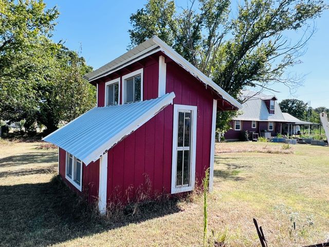 706 County Road 4599, Boyd, TX 76023