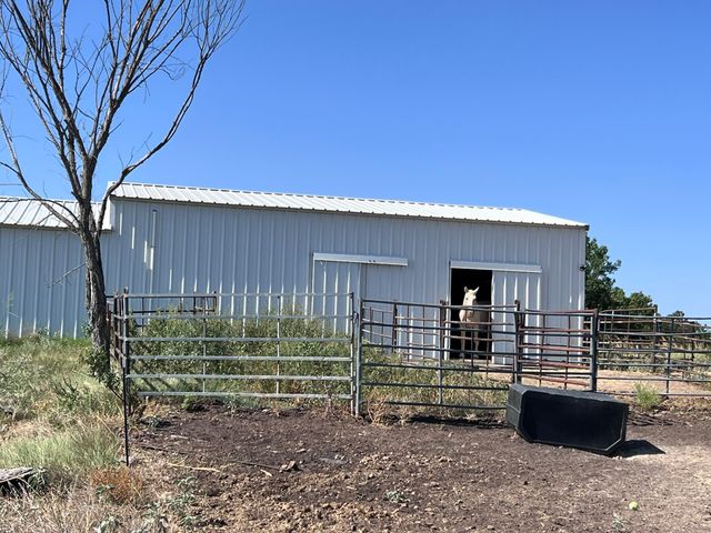 706 County Road 4599, Boyd, TX 76023