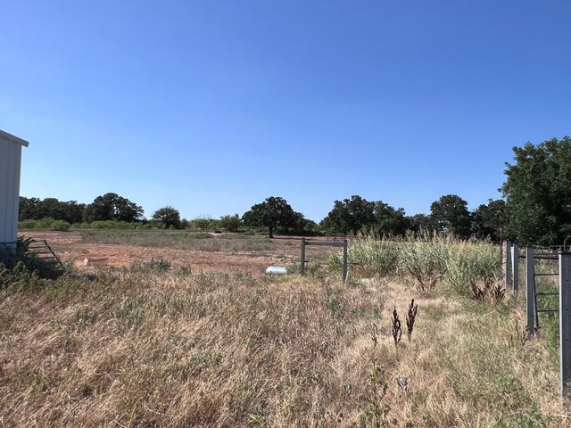 706 County Road 4599, Boyd, TX 76023