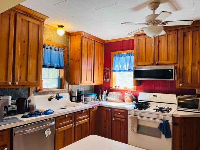 706 County Road 4599, Boyd, TX 76023