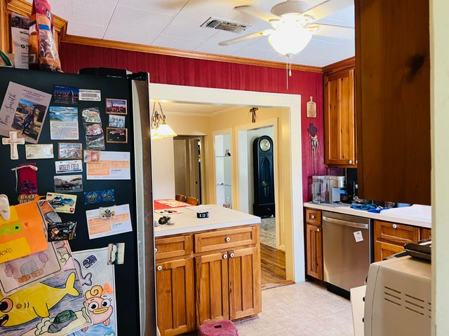 706 County Road 4599, Boyd, TX 76023