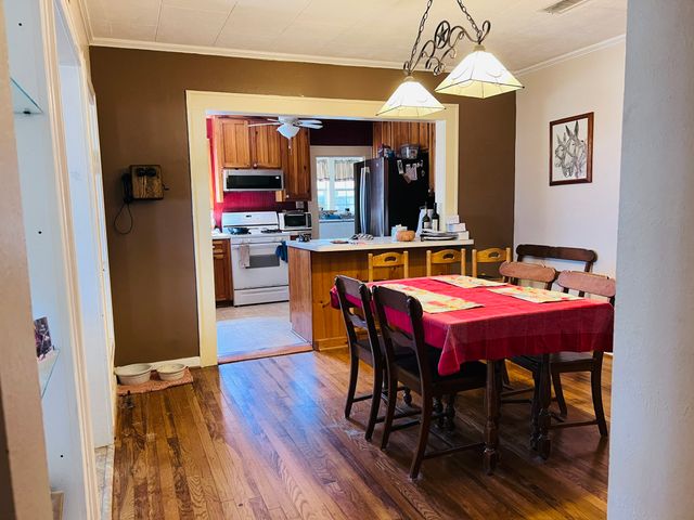 706 County Road 4599, Boyd, TX 76023