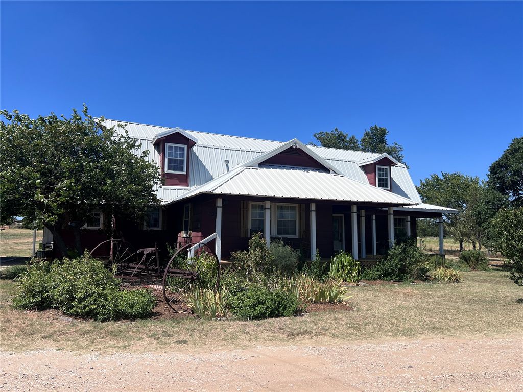 706 County Road 4599, Boyd, TX 76023