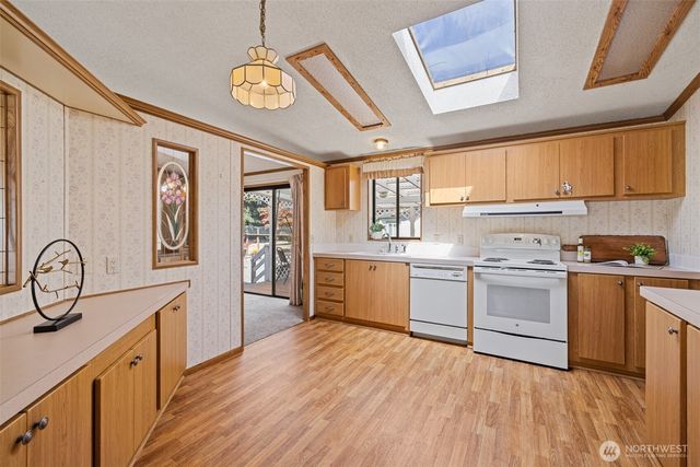 60 Erics Way, Sequim, WA 98382